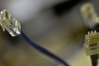 gatonet:-investigacao-mira-fornecimento-de-internet-por-faccoes-no-rj