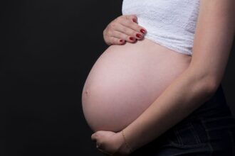 brasileiras-estao-tendo-menos-filhos-e-adiam-maternidade,-diz-censo