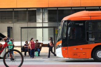 ataques-a-onibus-assustam-motoristas-e-passageiros-em-sao-paulo