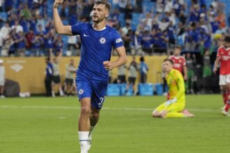 chelsea-goleia-benfica-e-encara-o-palmeiras-nas-quartas-nos-eua