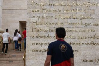 caminhos-da-reportagem-mostra-crescimento-de-evangelicos-no-pais