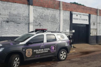 mulher-e-presa-em-flagrante-suspeita-de-tentar-entrar-com-celular-e-cocaina-em-presidio
