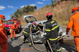 acidente-entre-carro-e-carreta-mata-cinco-pessoas-na-to-040,-proximo-a-dianopolis