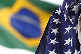 camaras-de-comercio-nos-eua-e-no-brasil-pedem-suspensao-de-taxas