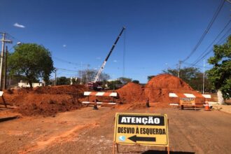 obras-de-drenagem-alteram-transito-em-avenida-da-regiao-sul-de-palmas;-veja-as-orientacoes