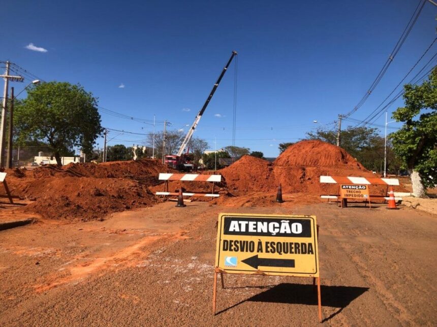 obras-de-drenagem-alteram-transito-em-avenida-da-regiao-sul-de-palmas;-veja-as-orientacoes