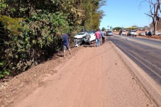 acidente-entre-carreta-e-carro-deixa-seis-mortos-na-br-153,-diz-prf