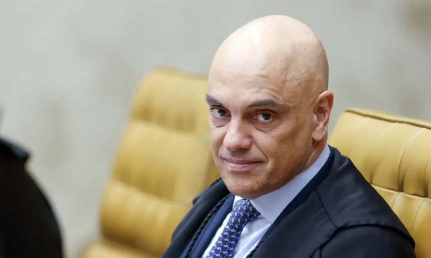 moraes-da-24-horas-para-bolsonaro-explicar-uso-de-redes-sociais