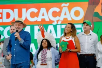lula-mantem-disposicao-para-o-dialogo,-mas-critica-recusa-de-trump