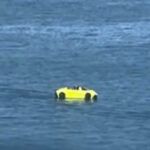 jetski-com-visual-de-lamborghini-vira-atracao-na-praia-da-graciosa-e-bomba-nas-redes;-video