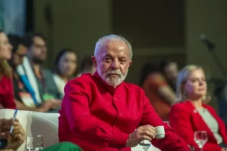 lula-descarta-desafiar-eua,-mas-diz-que-brasil-nao-e-republiqueta