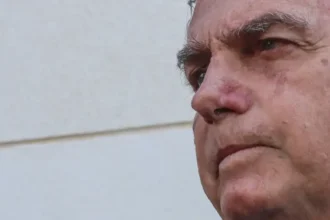 defesa-de-bolsonaro-diz-que-foi-surpreendida-com-prisao-domiciliar