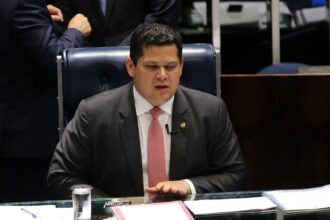 com-plenario-obstruido,-senado-tera-sessao-remota,-diz-alcolumbre