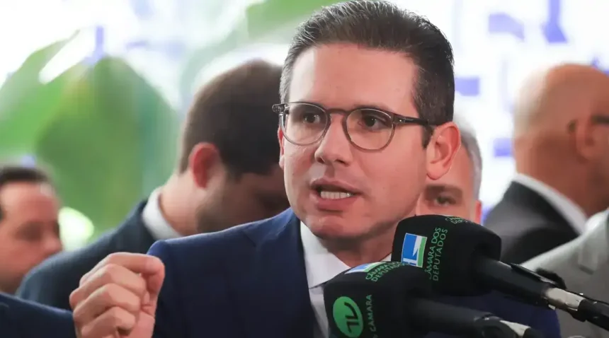 hugo-motta-envia-a-corregedoria-pedido-de-afastamento-de-15-deputados-apos-motim-na-camara