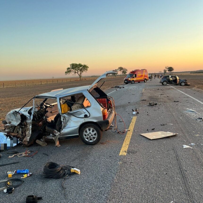 homem-morre-e-outras-seis-pessoas-ficam-feridas-apos-batida-entre-carros-na-br-242