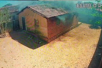 mulher-e-indiciada-por-incendiar-casa-em-paraiso-do-tocantins-e-expor-filho-a-risco-de-morte
