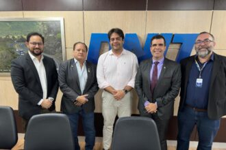 ricardo-ayres-e-prefeito-paulo-roberto-garantem-avanco-para-conclusao-da-br-242