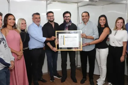 padre-fabio-de-melo-recebe-titulo-de-cidadao-tocantinense-em-festa-do-senhor-do-bonfim